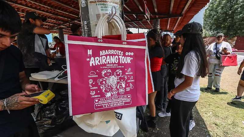 BTS Concierto Tianguis de Merch no oficial